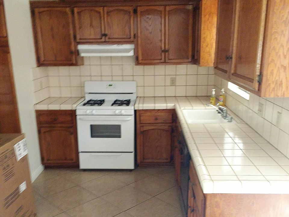 1st image of 10521 Lakewood Blvd APT 4