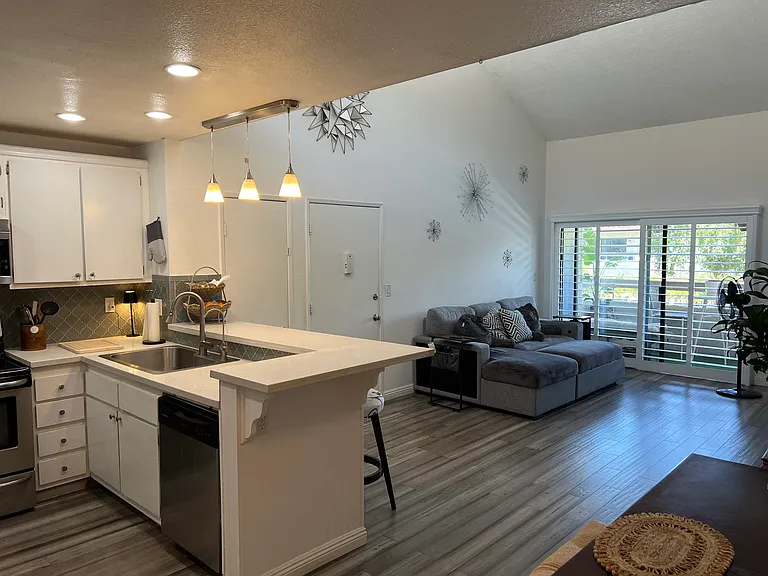 25035 Peachland Ave #276 — Photo 4