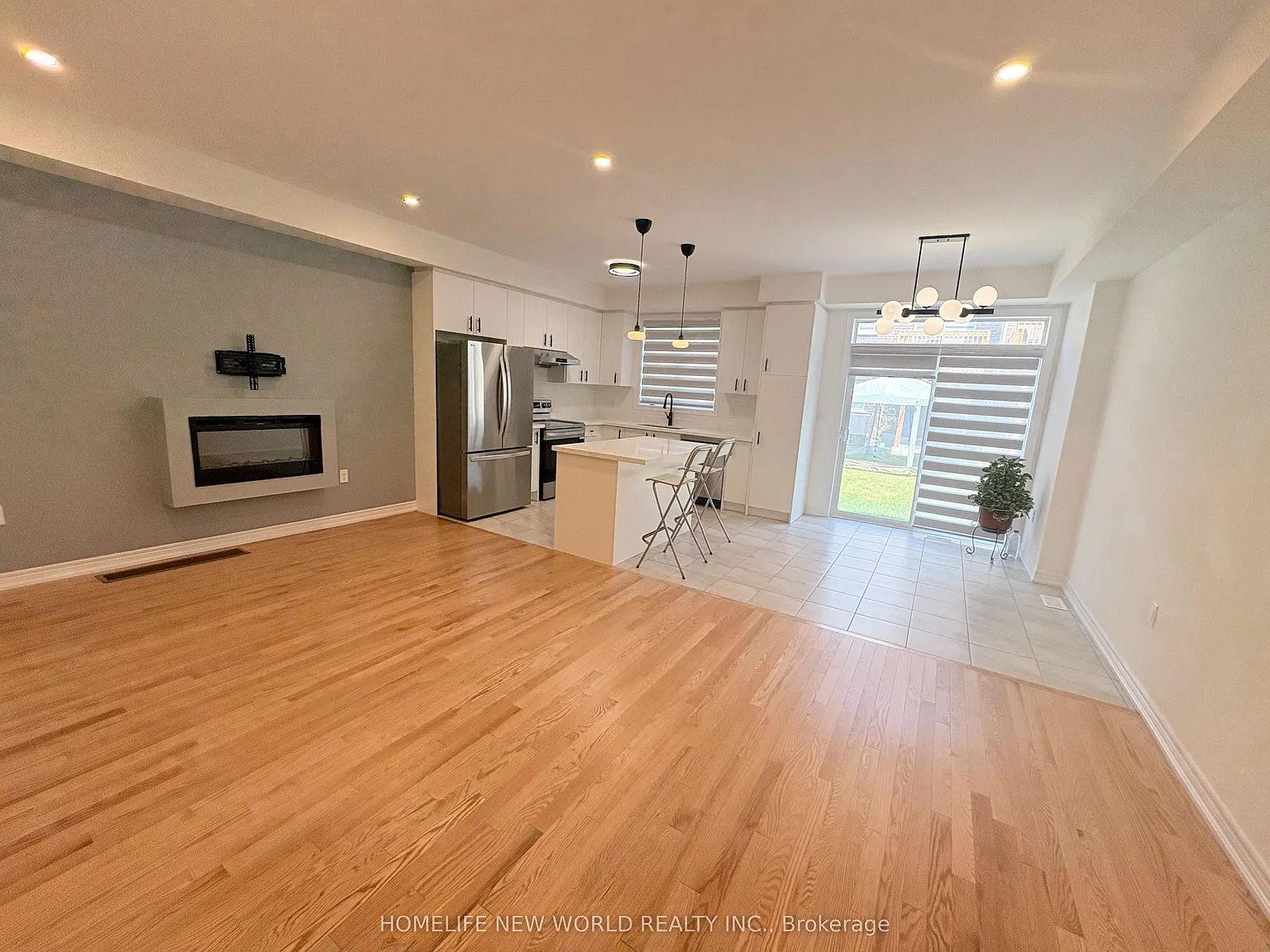 4 bed, $3,195 — Photo 4