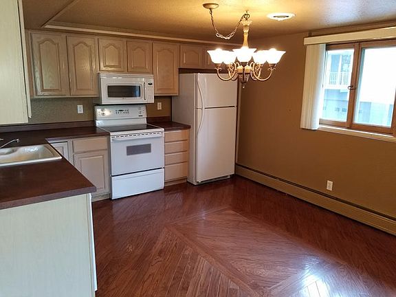 3rd image of 1802 Lakeshore Dr APT 102