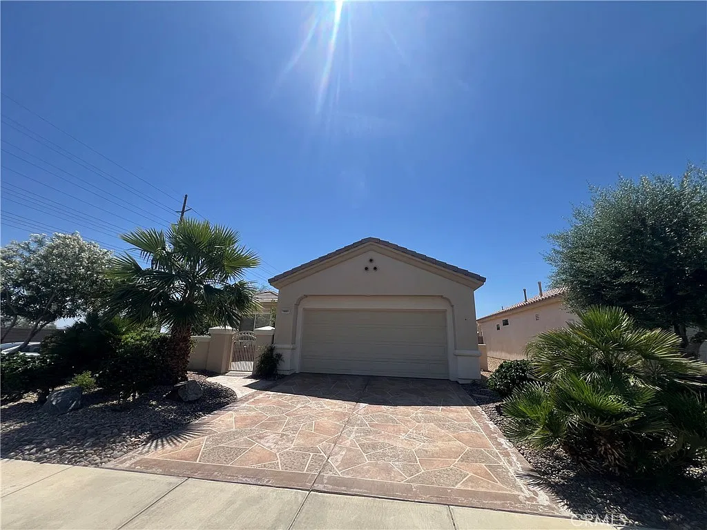 2 bed, 1578 sqft, $2,900 — Photo 1