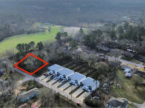 939 Avenue J Pl, Conroe, TX 77301