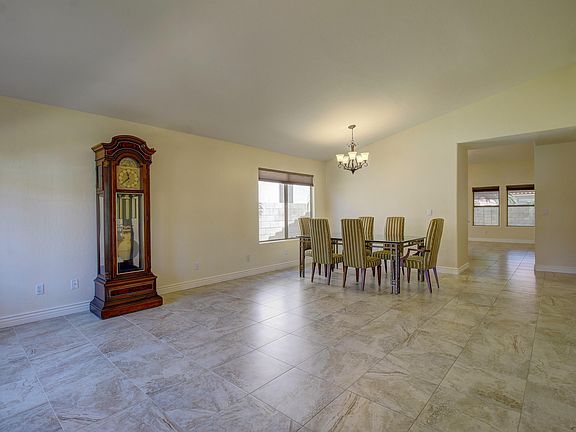 4th image of 4427 E Meadow Dr
