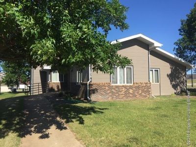 1050 26th St W, Dickinson, ND, 58601