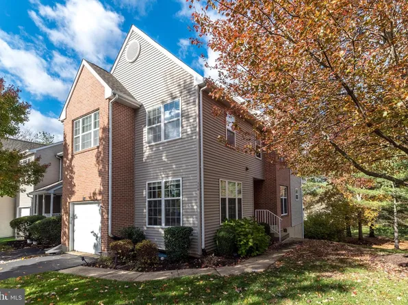 114 Blackfriars Cir, Doylestown, PA 18901