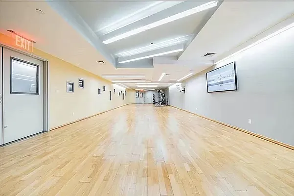 Rented by Carnegie Management Inc | media 22