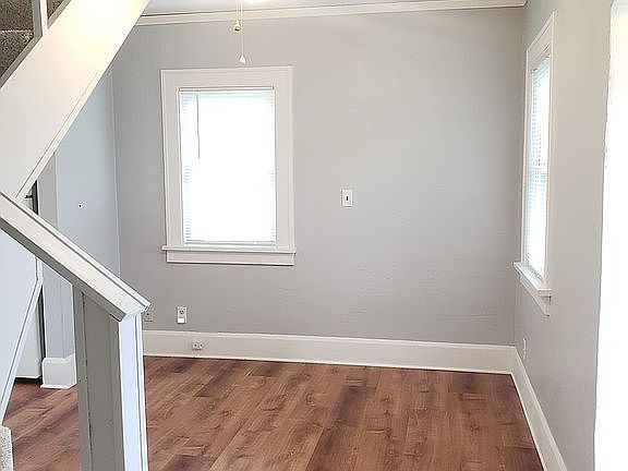3rd image of 529 Merrill Ave