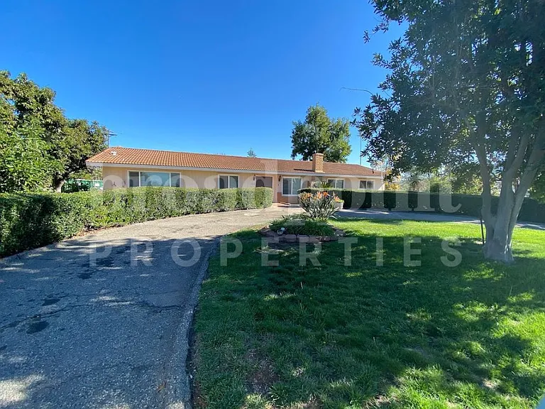 30459 Rolling Hills Dr — Photo 2