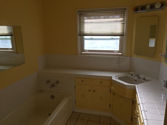 3rd image of 35842 Avenue H