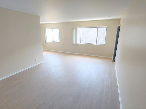 2nd image of 510 S Mariposa Ave #304