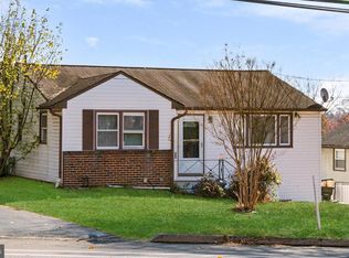1607 Fitzwatertown Rd, Willow Grove, PA 19090