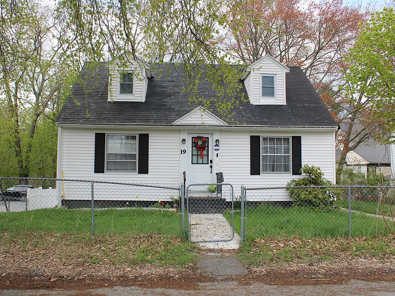 19 Blake St — Photo 1
