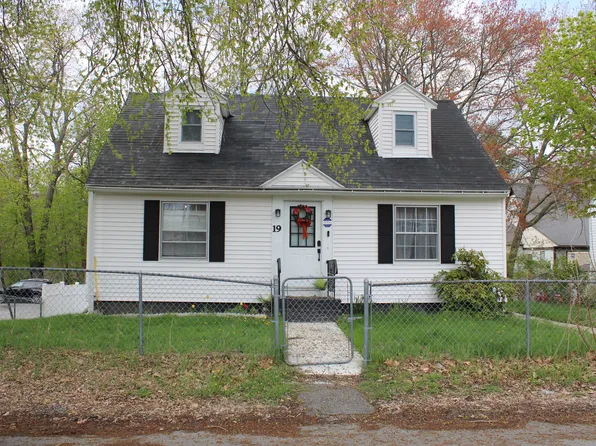 19 Blake St, Methuen, MA 01844