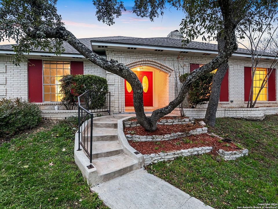 1st image of 11611 PICCADILLY CIR