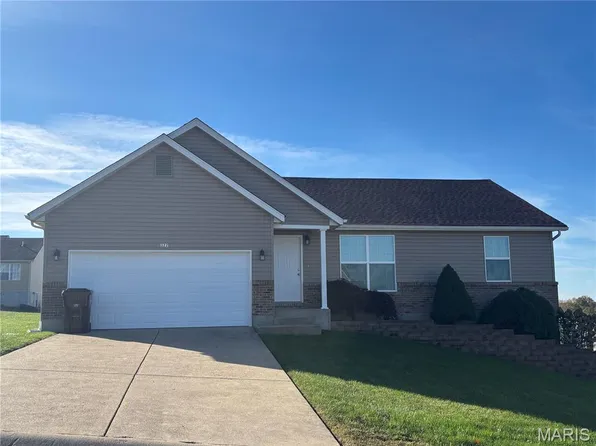 322 Cart Path Ln, Saint Clair, MO 63077
