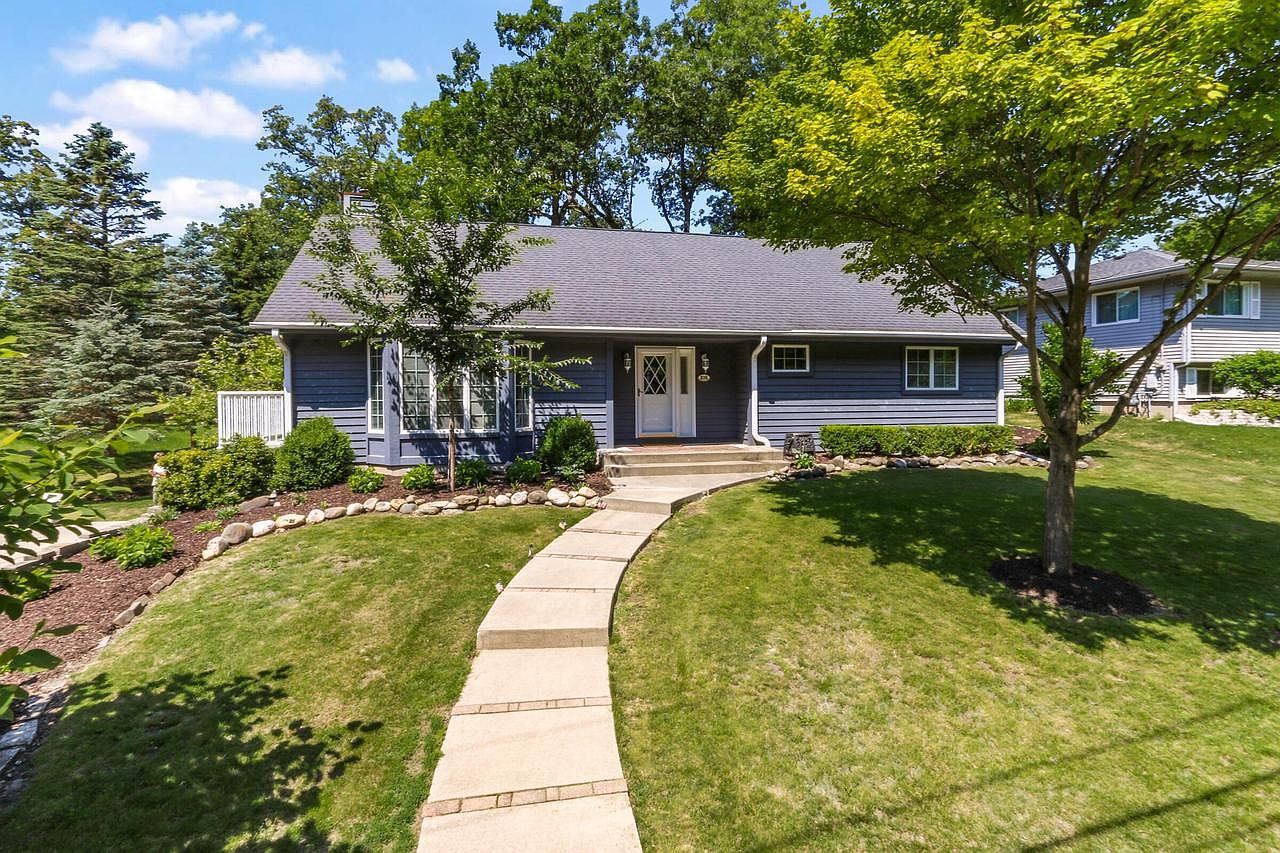 836 Featherstone Dr, Fontana, WI 53125 Zillow