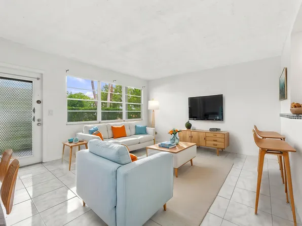 310 OAKRIDGE R Court #310, Deerfield Beach, FL 33442