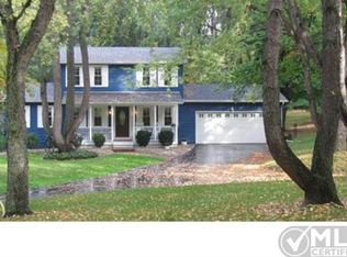 2181 Applewood Ln, Milford, MI
