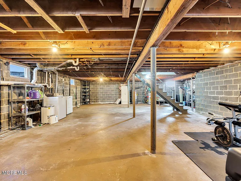 46 Sunset Ave — Photo 24