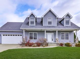 1036 N Pointe Dr, Normal, IL 61761