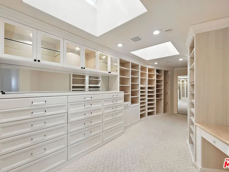 1675 N Woods Dr — Photo 37