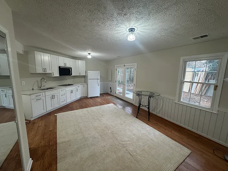 8644 Dellway Ln — Photo 2