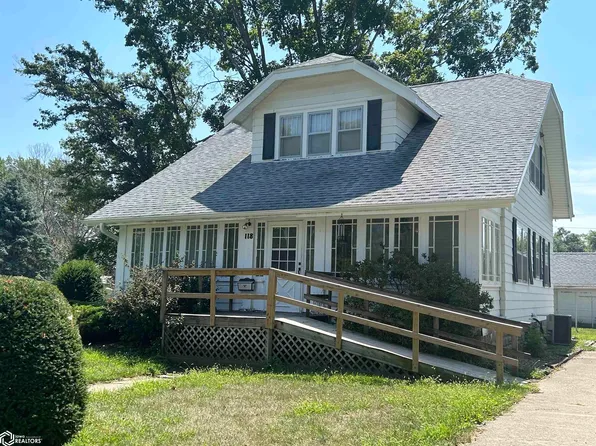 118 4th St, Gladbrook, IA 50635