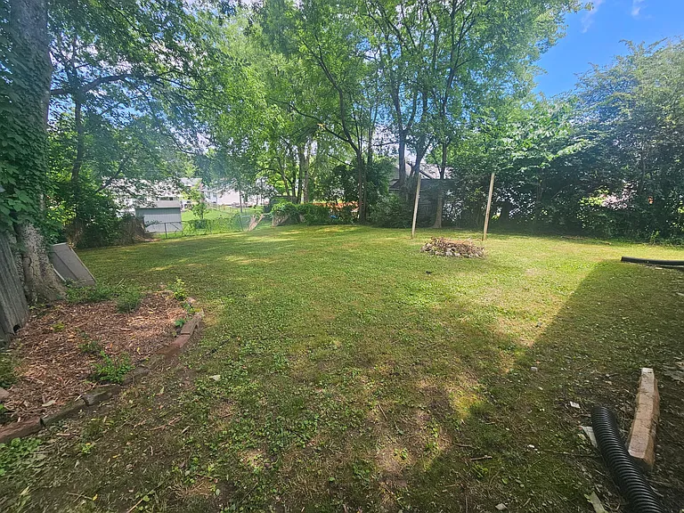 2229 Belvoir Ave — Photo 2