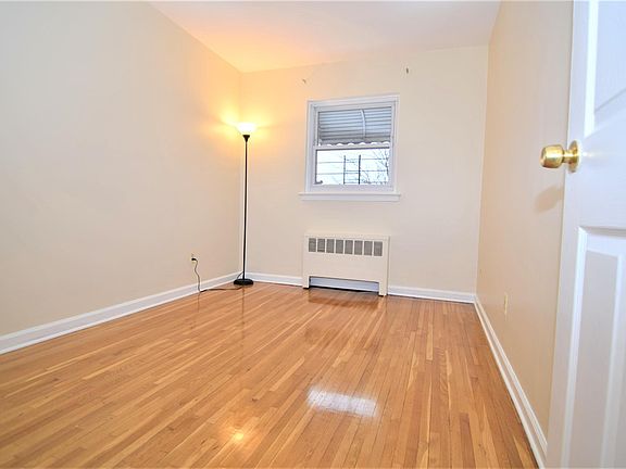 3rd image of 3639 Bronxwood Ave Floor 1