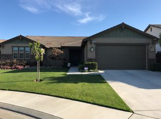 3264 Robinwood Ave, Clovis, CA 93619