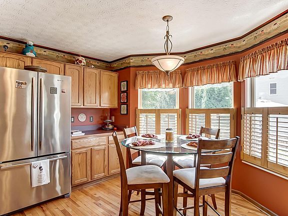 5th image of 7957 Waggoner Woods Dr