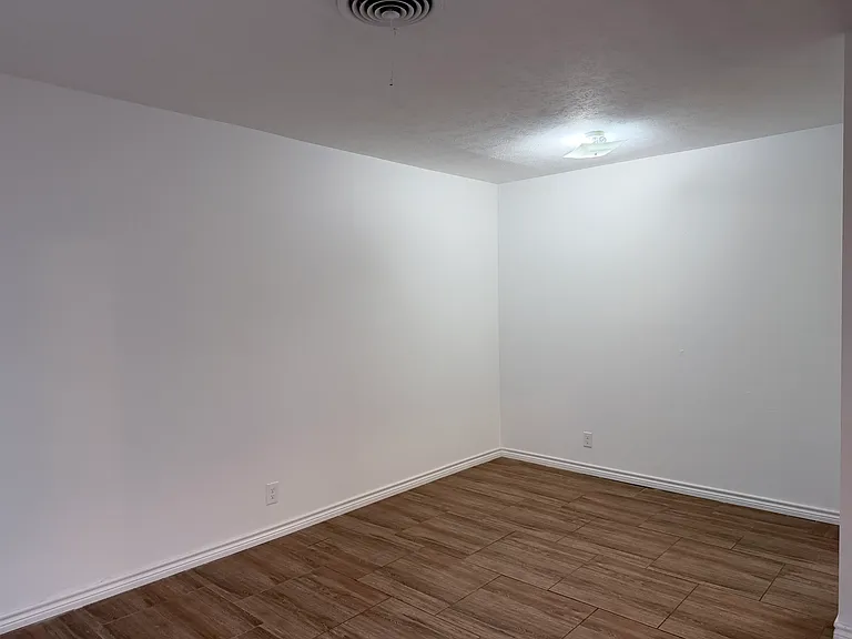 1207 Cherokee St — Photo 2