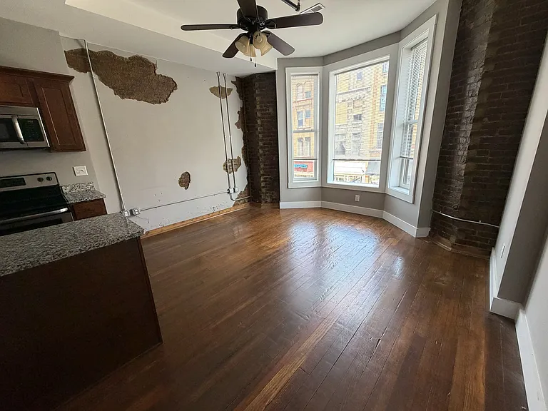 314 N Main St #203 — Photo 13