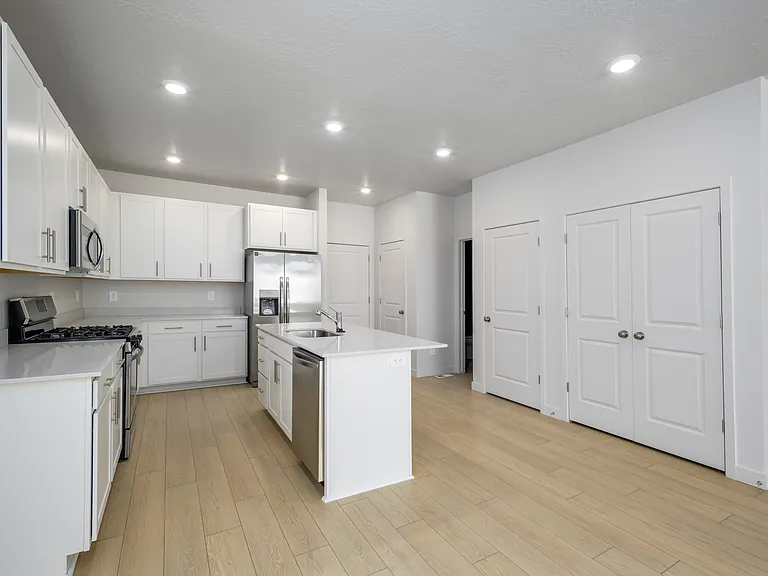 10019 N Featherstone Dr — Photo 6