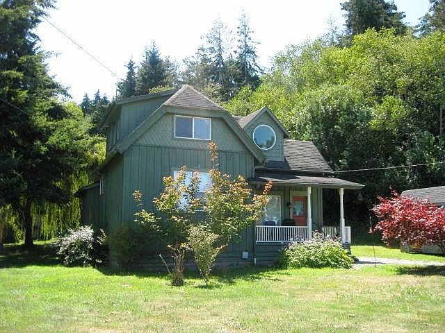 Country Charm on the River