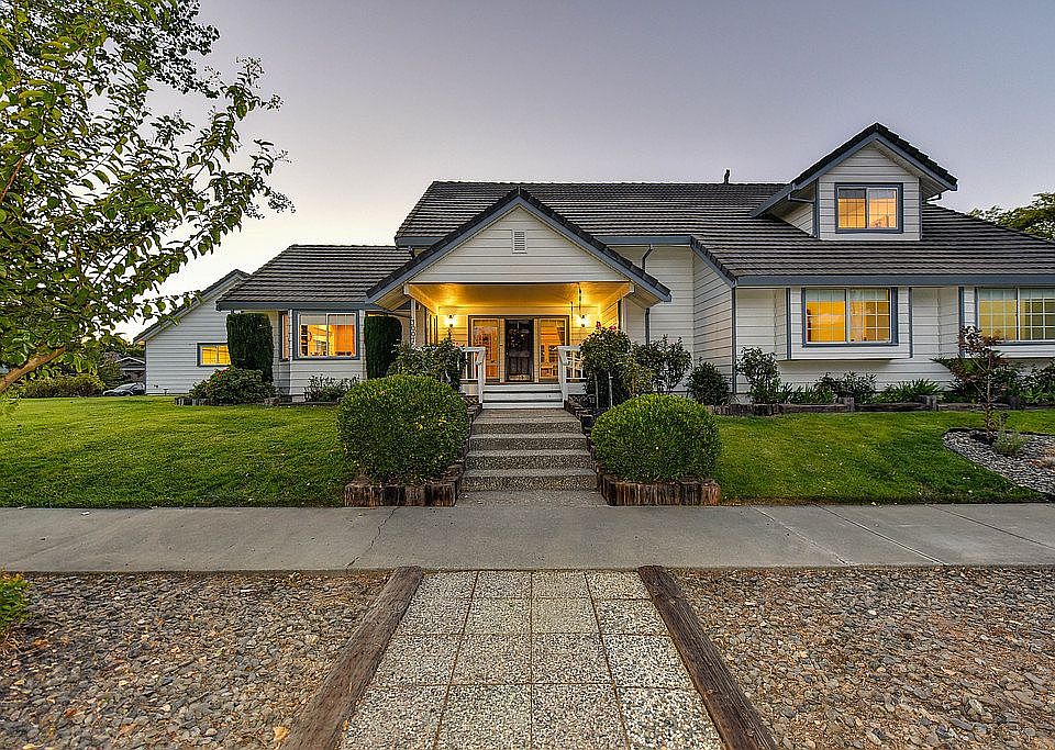 1st image of 3007 Oyster Bay Ave