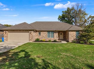 5642 E Huntsville Rd, Fayetteville, AR 72701