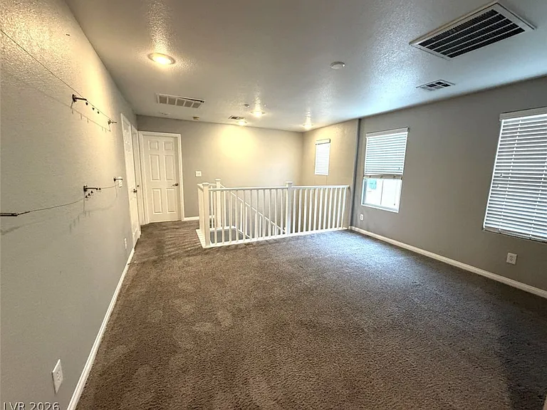 2021 Brush Stroke St — Photo 5