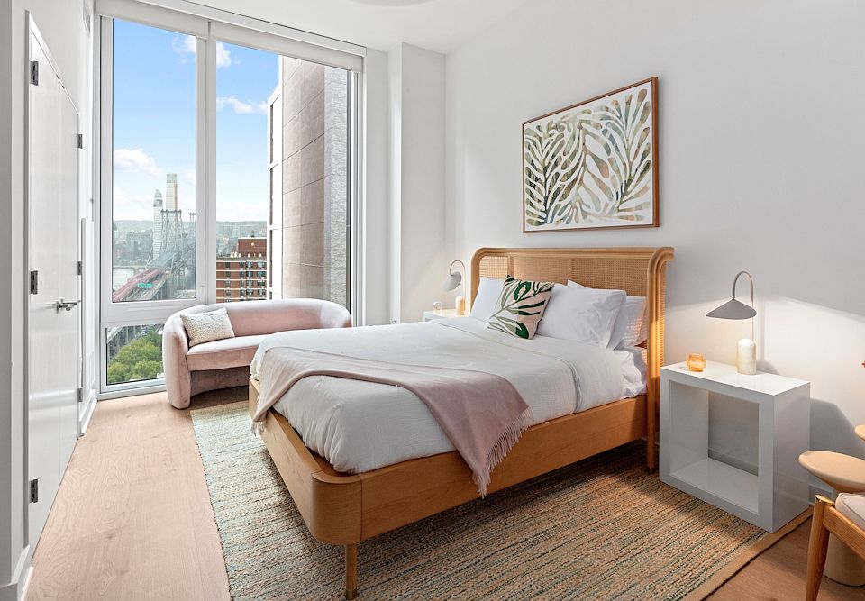 1st image of 55 Suffolk St APT 904