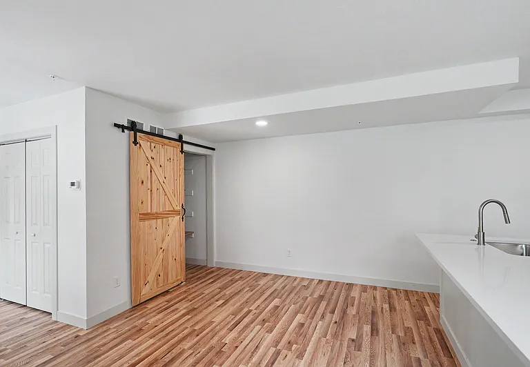 908 Indiana St #B — Photo 14
