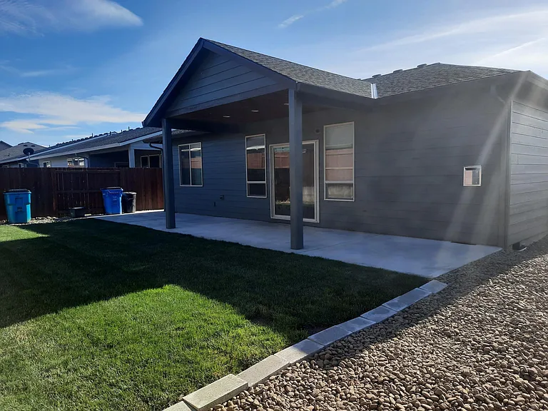 1719 NW 25th Ave — Photo 2