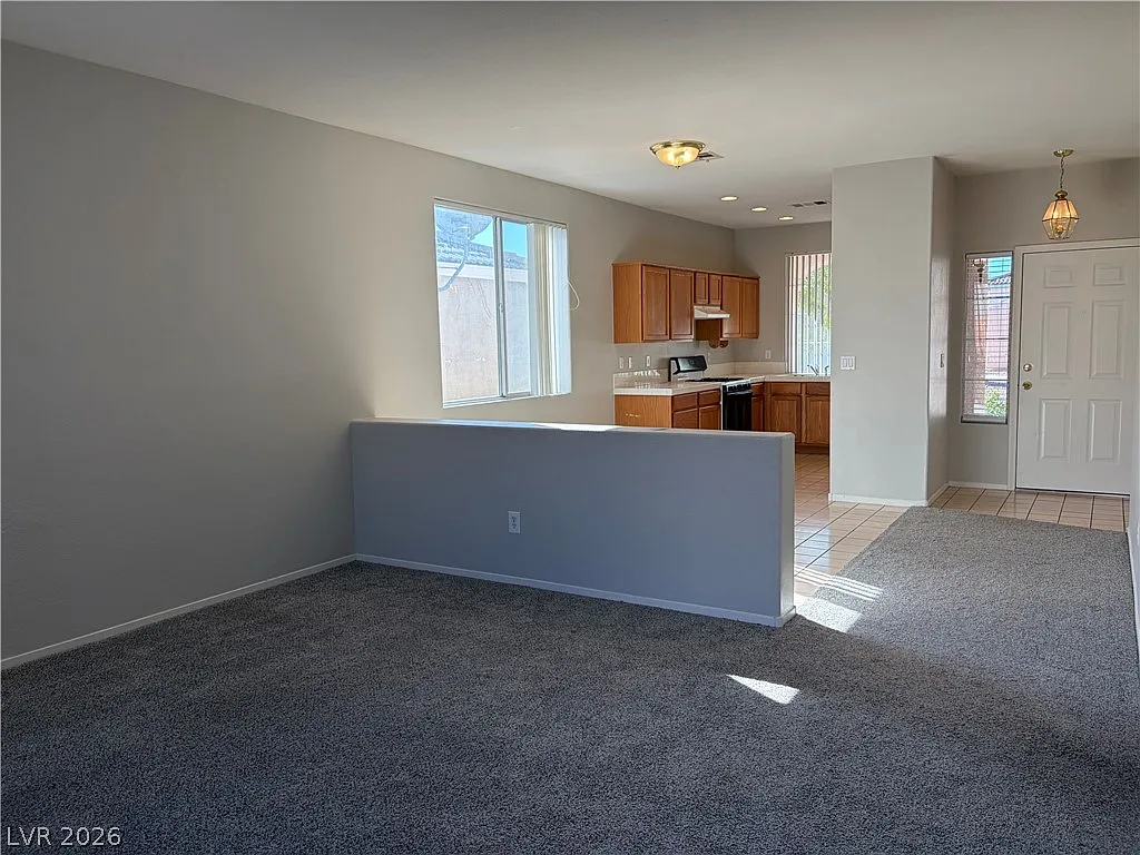 3 bed, 2.0 bath, 1305 sqft, $1,850 — Photo 4