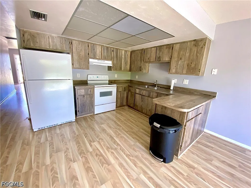 2 bed, 2.0 bath, 1112 sqft, $1,650 — Photo 2