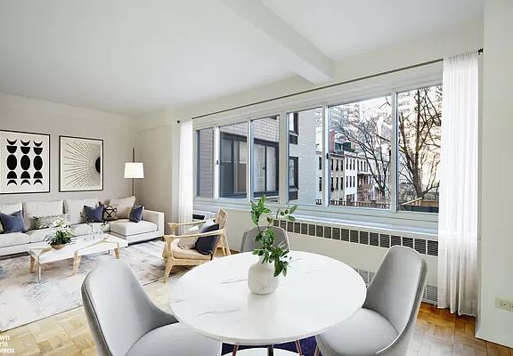 4th image of 249 E 48th St APT 4H