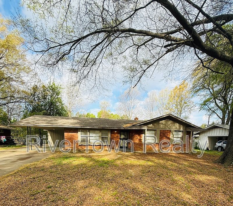 1st image of 4867 Dianne Dr