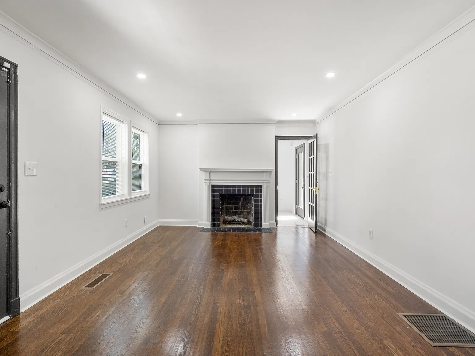 3 bed, 1544 sqft, $2,400 — Photo 4