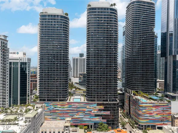 45 SW 9th St APT 1205, Miami, FL 33130