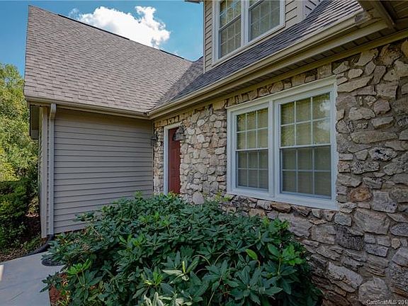3rd image of 1811 Knolls Dr