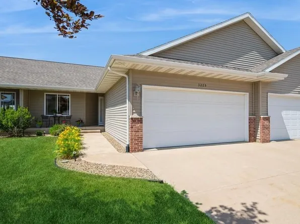 3225 Prairie Bend Cir, Marion, IA 52302