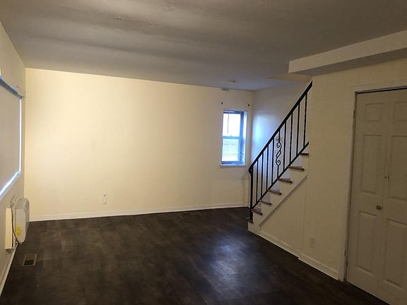 5th image of 35 Van Wart Ave